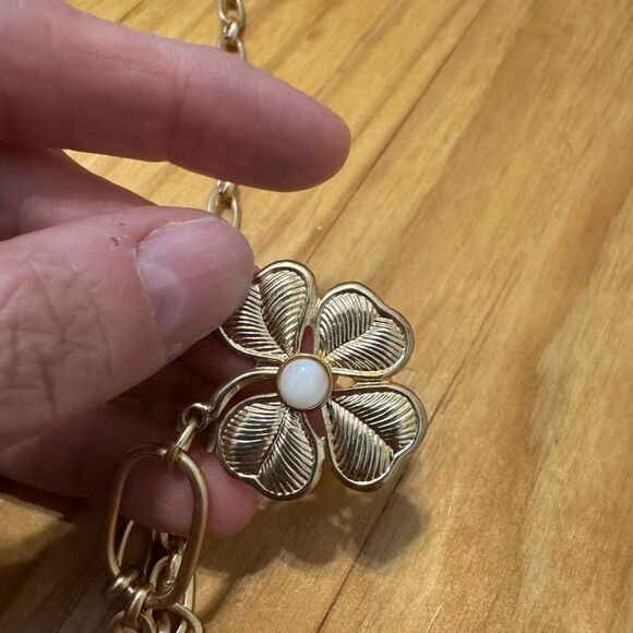 NWT CHICO'S Green/Gold Multi-Pendant Necklace Bee Key Lock Flower - Picture 9 of 10